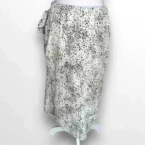Faux wrap skirt Nine West leopard print white and black size medium NWOT - Picture 4 of 6